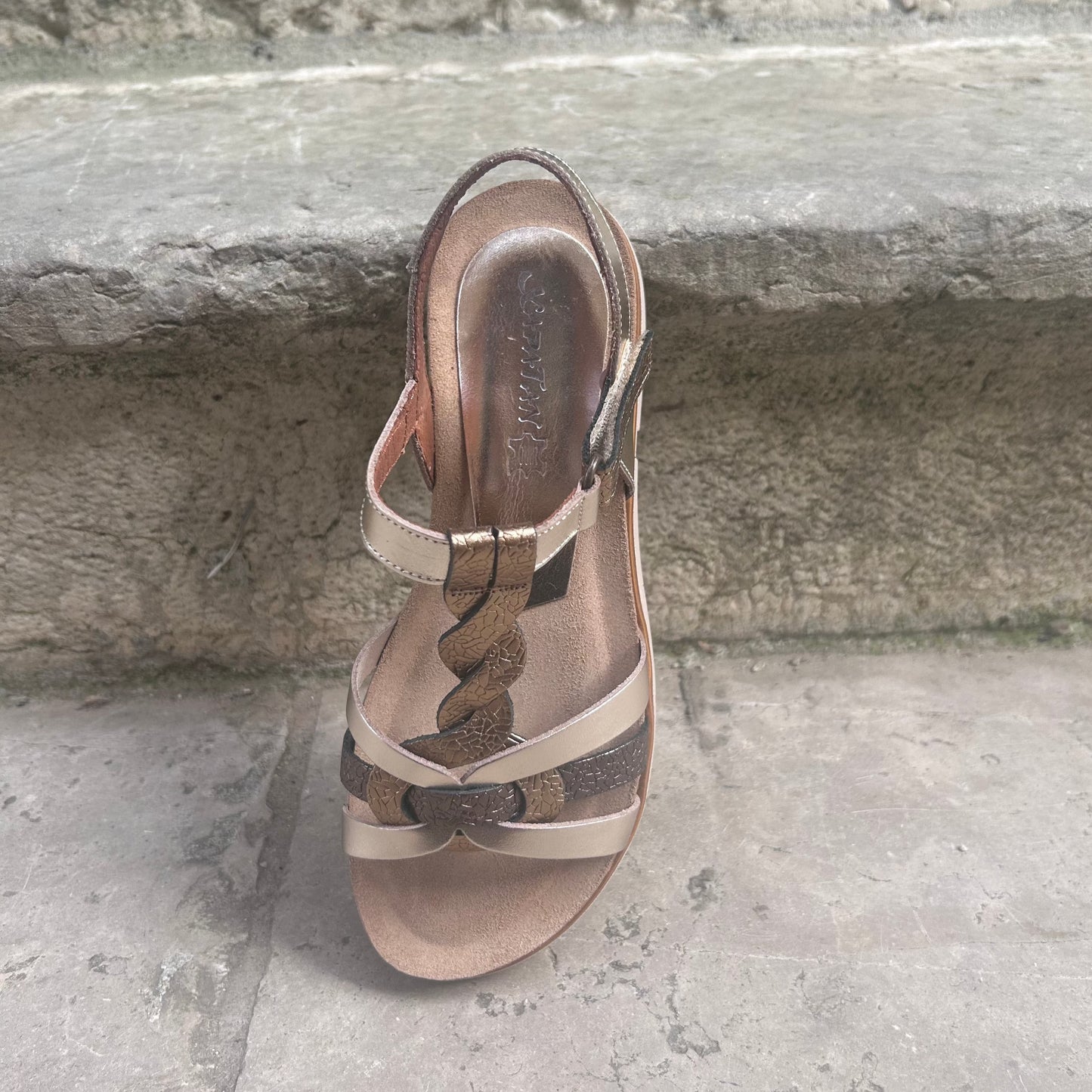 Sandale plate kaki et doré 1532, XAPATAN